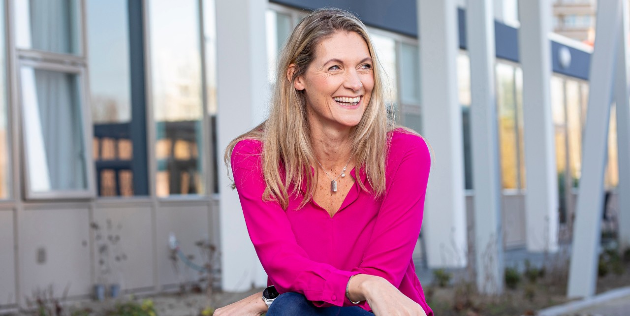 DE BEELDREDAKTIE / GUIDO BENSCHOPT.B.V. PFZW ONLINE PLATFORM GOED BEZIGDE EXPERTROTTERDAM D.D. 28.01.2022SASKIA KROESSaskia Kroes geeft tips over hoe je frustratie op de werkvloer kunt ombuigen naar werkplezier en hoe je dat plezier weer terugkrijgt – en behoudt – als je het even kwijt bent.