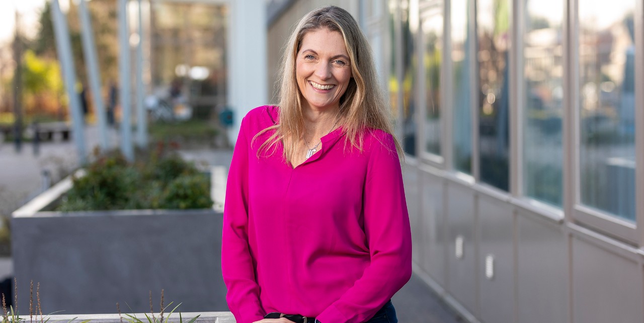 DE BEELDREDAKTIE / GUIDO BENSCHOPT.B.V. PFZW ONLINE PLATFORM GOED BEZIGDE EXPERTROTTERDAM D.D. 28.01.2022SASKIA KROESSaskia Kroes geeft tips over hoe je frustratie op de werkvloer kunt ombuigen naar werkplezier en hoe je dat plezier weer terugkrijgt – en behoudt – als je het even kwijt bent.